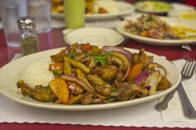 Saltado De Pollo 
