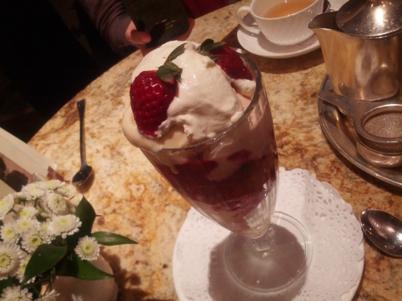 Bettys Fruit Sundae