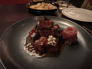 Smoked ribs with jasmine tea